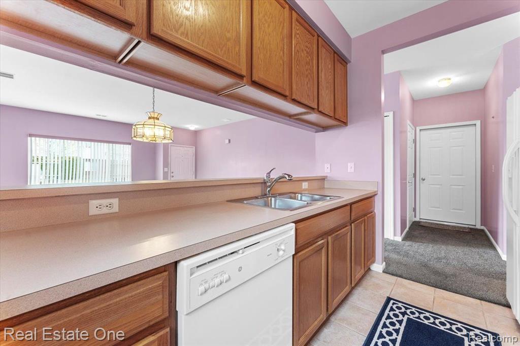 23027 FAIRLANE Boulevard, Woodhaven, MI 48183 — Photo 8