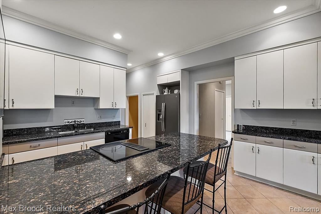45167 9 Mile Road, Novi, MI 48167 — Photo 17