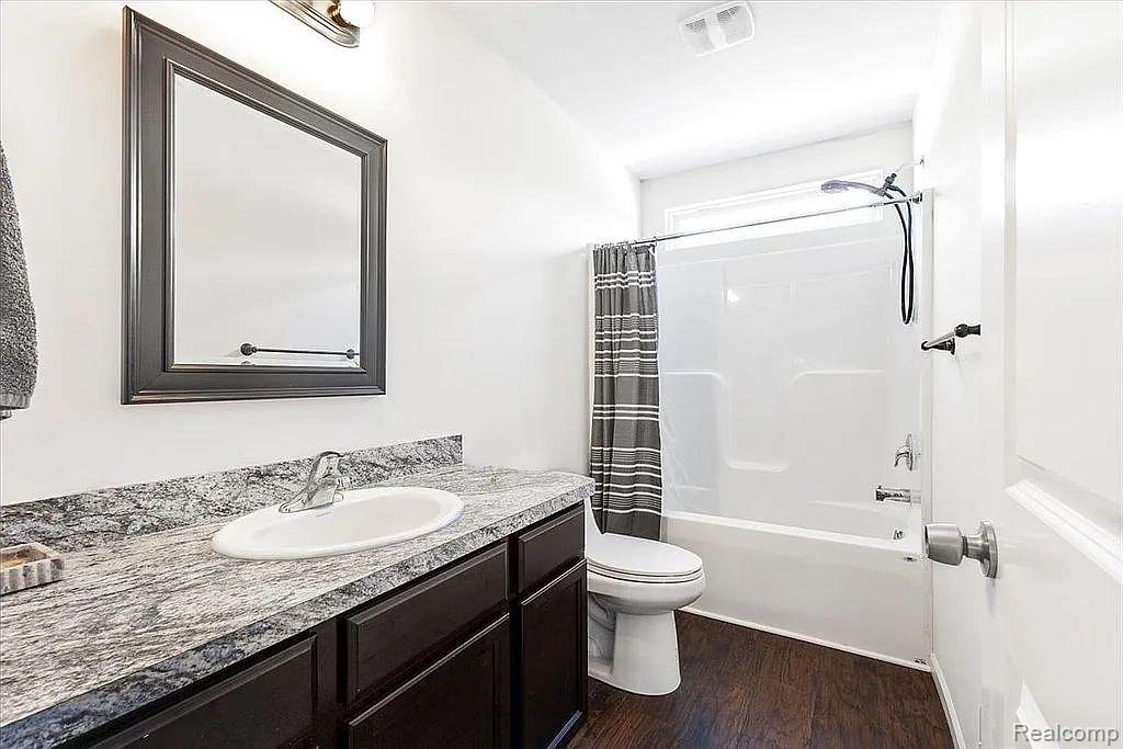 6576 SKYLAR Lane, Waterford, MI 48327 — Photo 24
