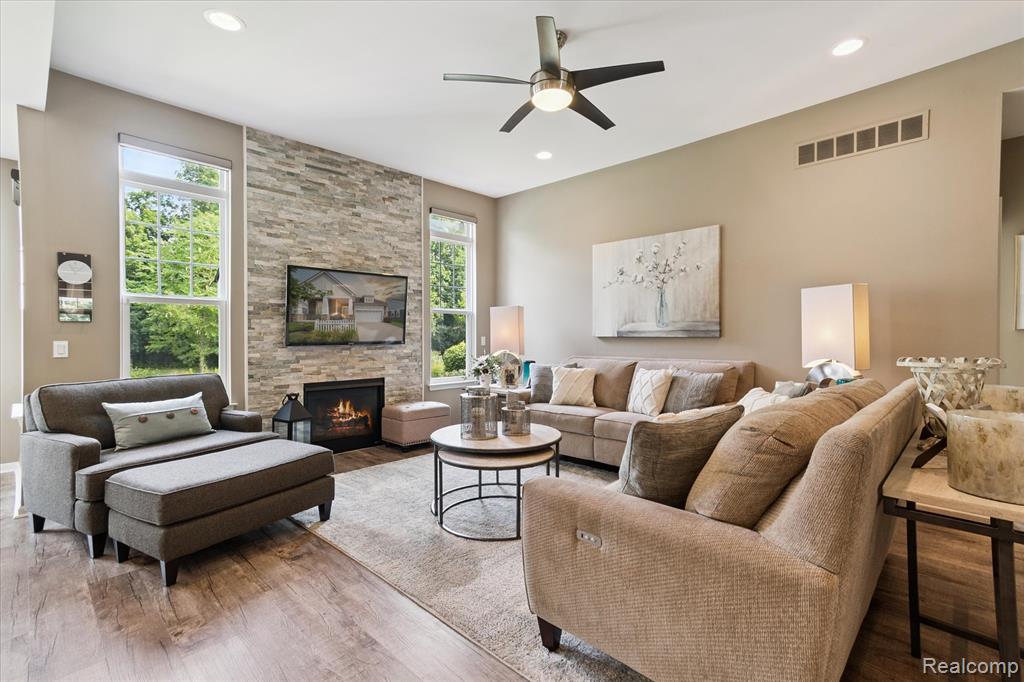 49276 Garden Lane, Canton, MI 48188 — Photo 9