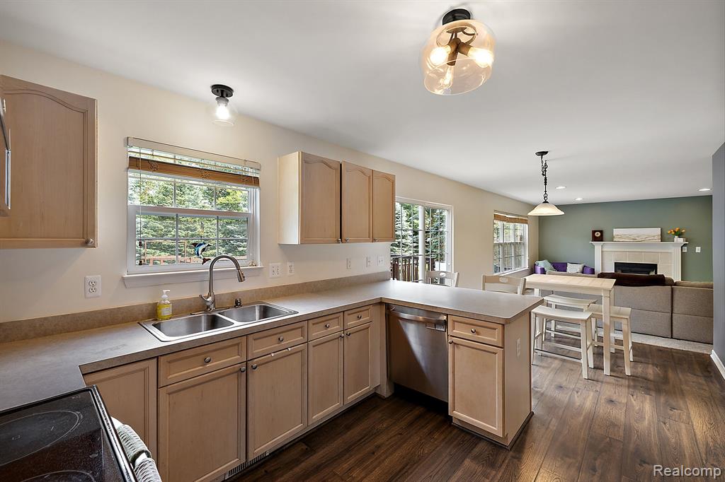 6968 Wellington Drive, Dexter, MI 48130 — Photo 24