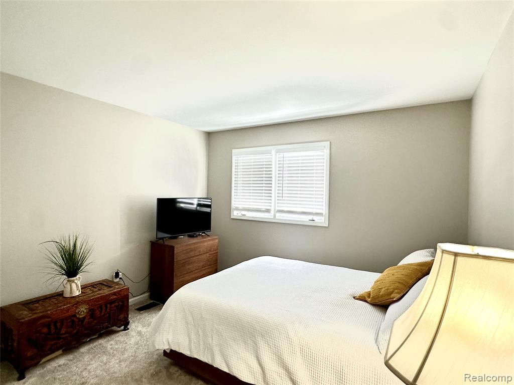 85 Overlake Drive, Lake Orion, MI 48362 — Photo 33