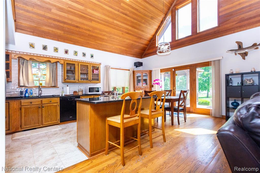 8706 Buckland Drive, South Lyon, MI 48178 — Photo 14