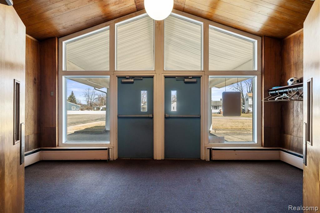 510 W GIRARD Avenue, Madison Heights, MI 48071 — Photo 8