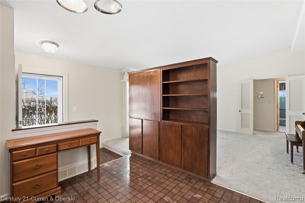 7479 N Charlesworth Street, Dearborn Heights, MI 48127 — Photo 9