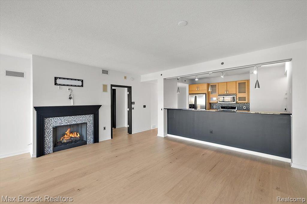 432 S Washington Avenue, 901, Royal Oak, MI 48067 — Photo 7