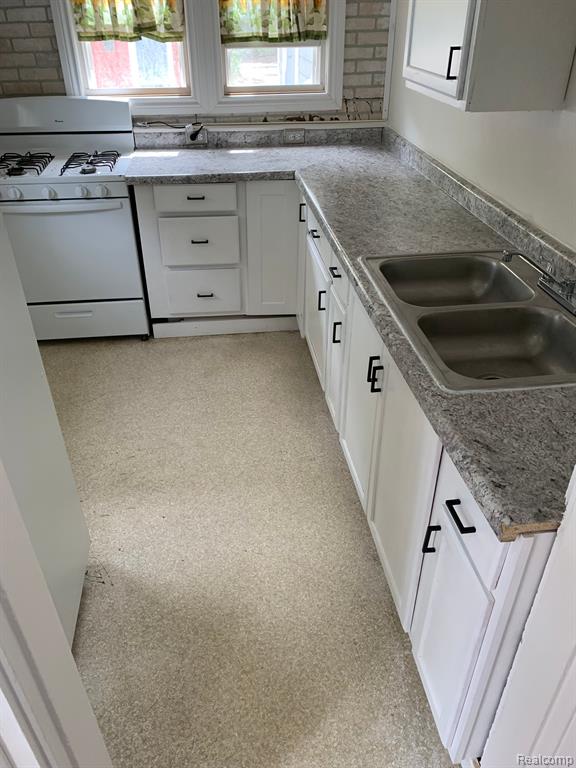 424 CRAPO Street, Flint, MI 48503 — Photo 17