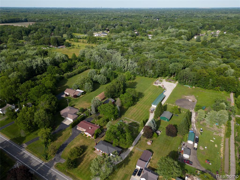21515 Huron River Drive, New Boston, MI 48164 — Photo 50