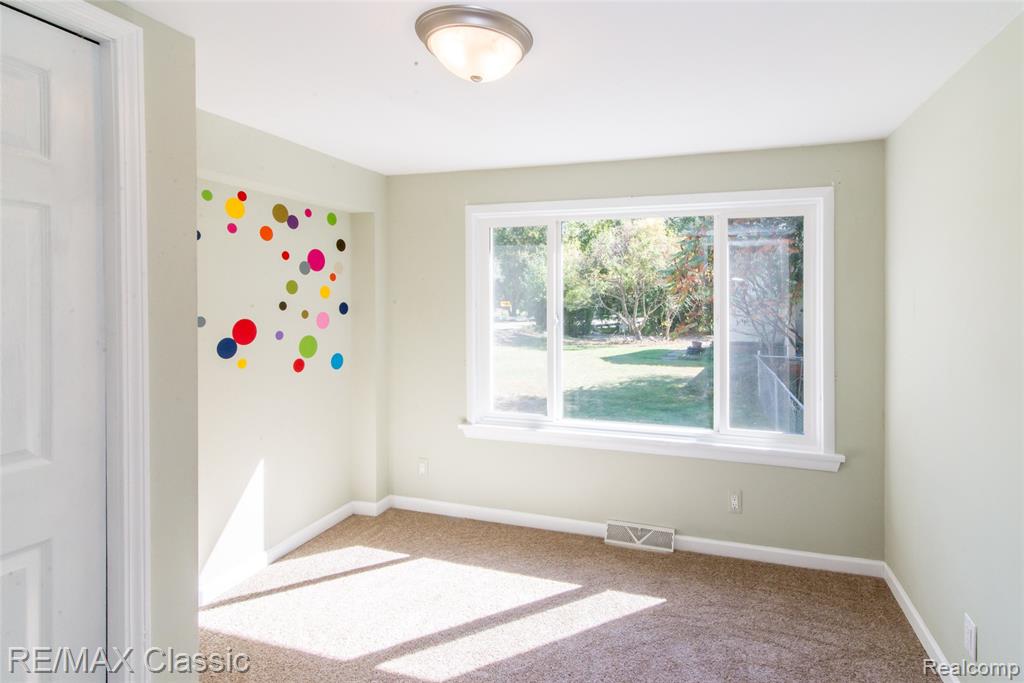 590 Bogie Lake Road, White Lake, MI 48383 — Photo 22