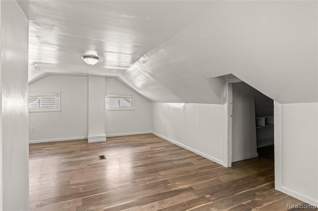 5061 Curtis Street, Dearborn, MI 48126 — Photo 16