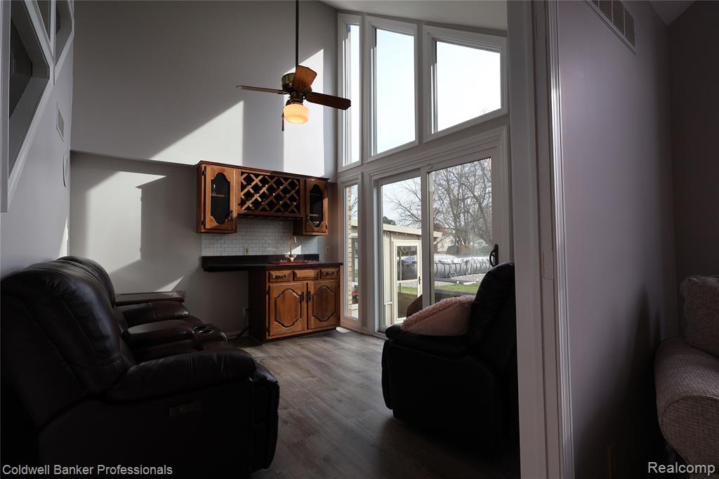 22305 King Road, Woodhaven, MI 48183 — Photo 5