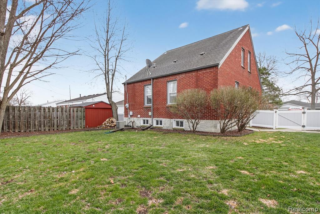 29508 Bock Street, Garden City, MI — Photo 37