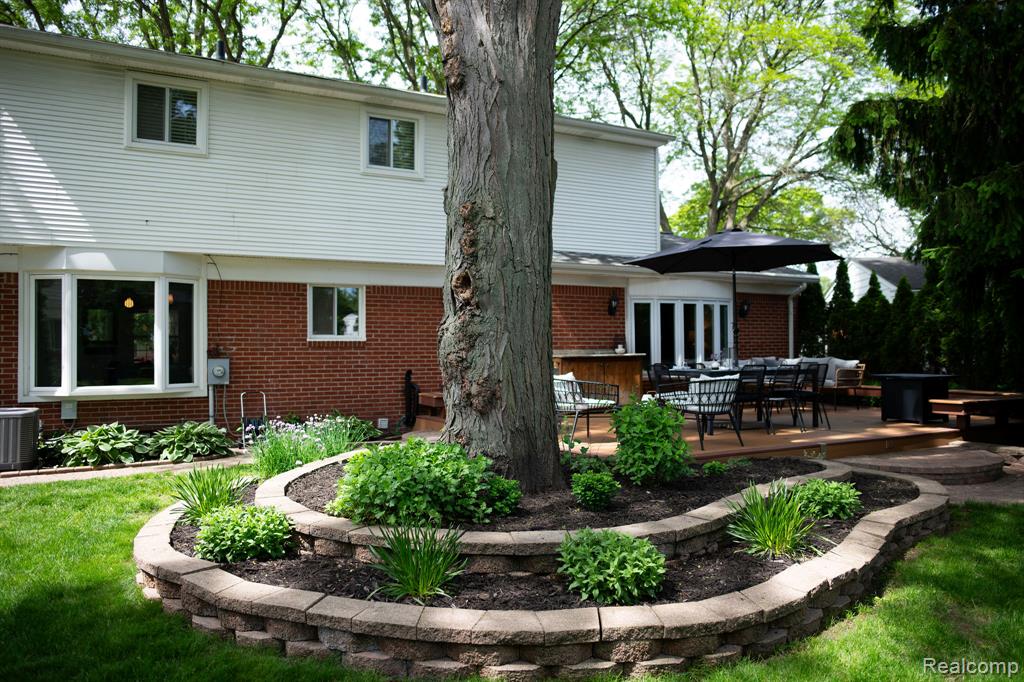 14922 Robinwood Drive, Plymouth, MI 48170 — Photo 12