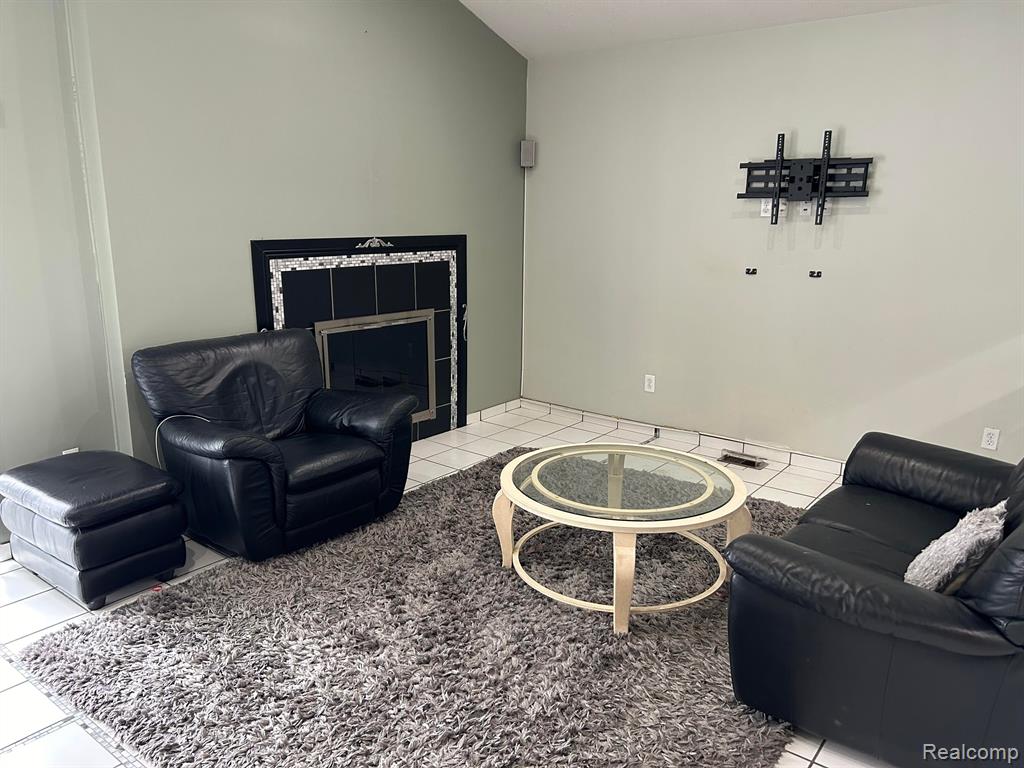 39581 Edgemont Drive, Sterling Heights, MI 48310 — Photo 11