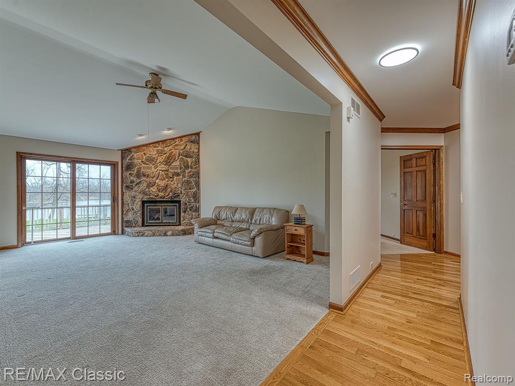 9415 N TERRITORIAL Road, Plymouth, MI 48170 — Photo 18