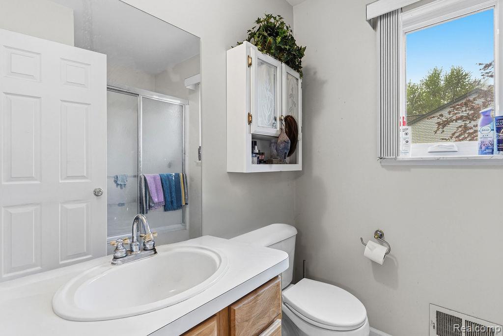 4713 Desert Bridge Court, Highland, MI 48356 — Photo 18