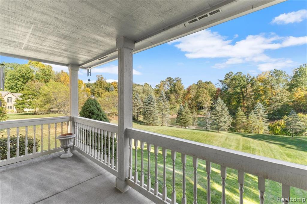 9755 Forest Ridge Drive, Clarkston, MI 48348 — Photo 7