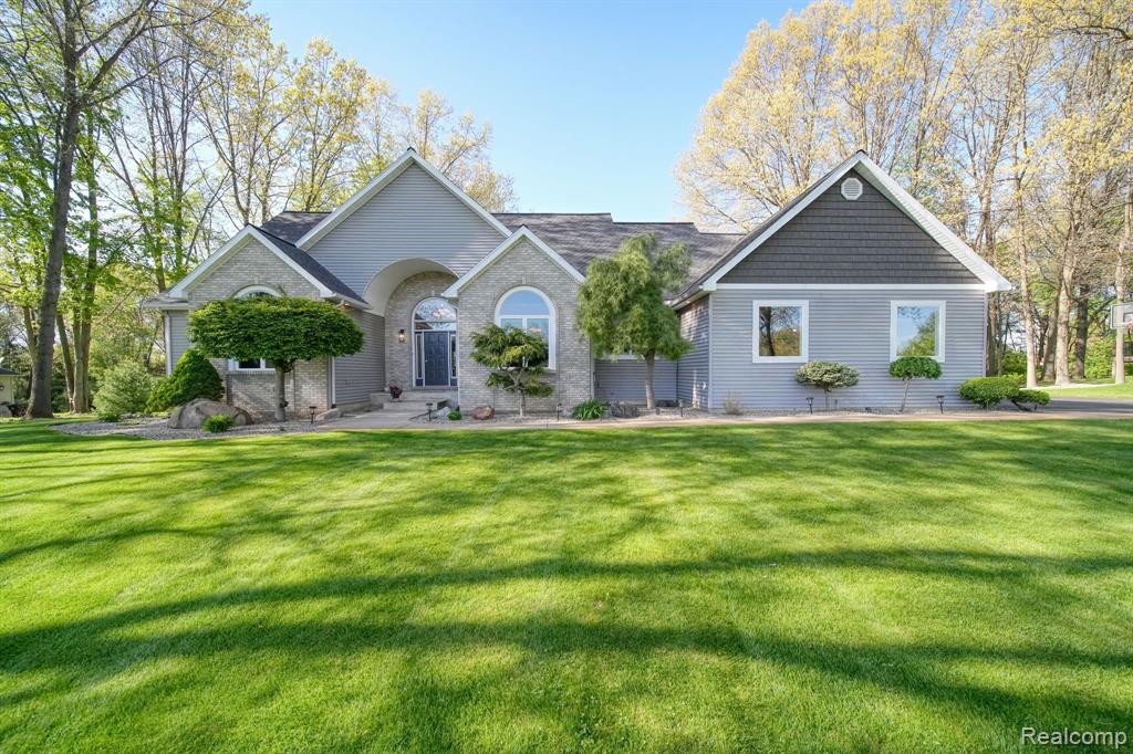 4852 INDIAN CREEK Drive, Jackson, MI 49201 — front exterior