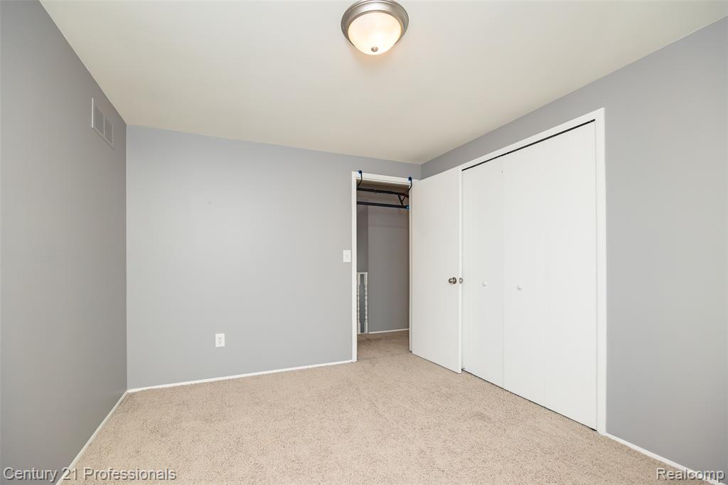 4939 Duchess Drive, Sterling Heights, MI 48310 — Photo 17