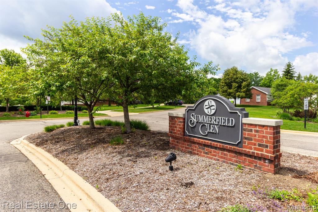 934 W Summerfield Glen Circle, Ann Arbor, MI 48103 — Photo 3