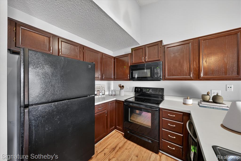 5094 Harbor Oak Drive, 36, Waterford, MI 48329 — Photo 4