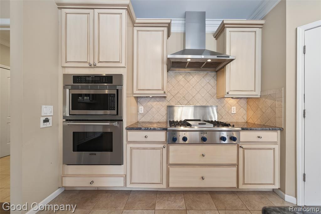 6456 Willow Road, West Bloomfield, MI 48324 — Photo 15