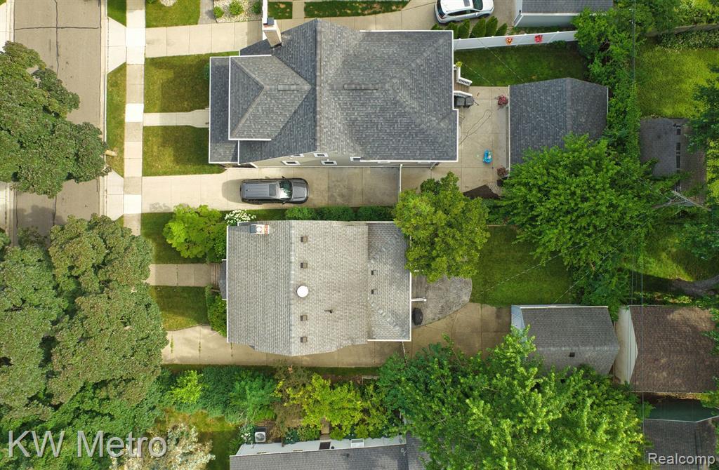 806 LOCKWOOD Road, Royal Oak, MI 48067 — Photo 34