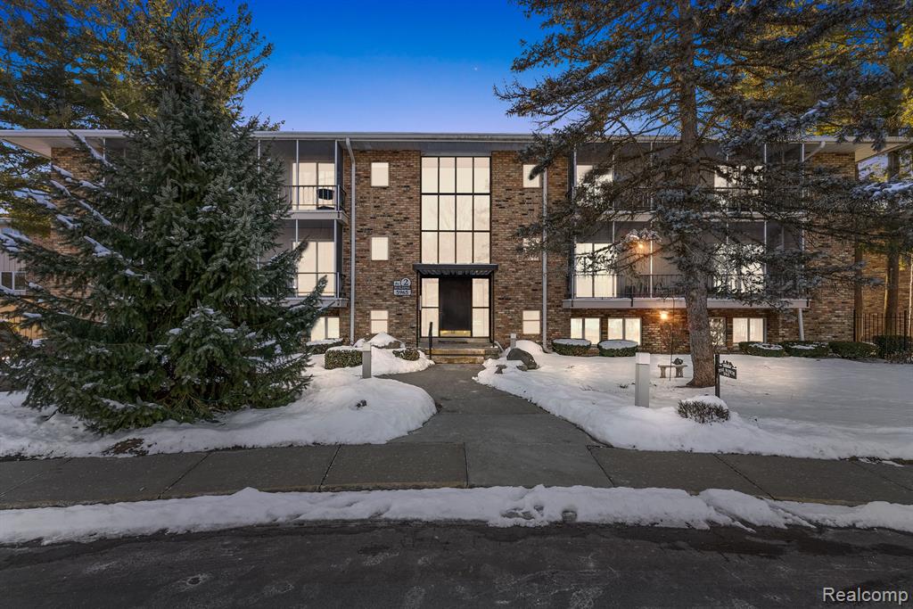 5965 W MICHIGAN Avenue, 16, Saginaw, MI 48638 — front exterior