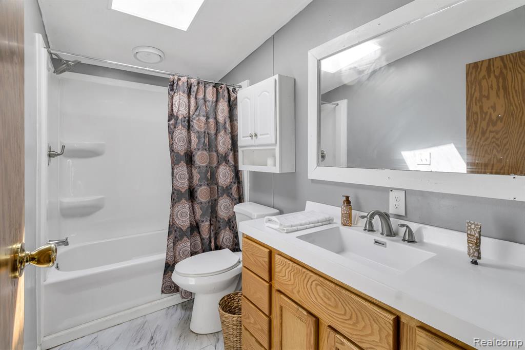 910 E MCARTHUR Street, Corunna, MI 48817 — Photo 24