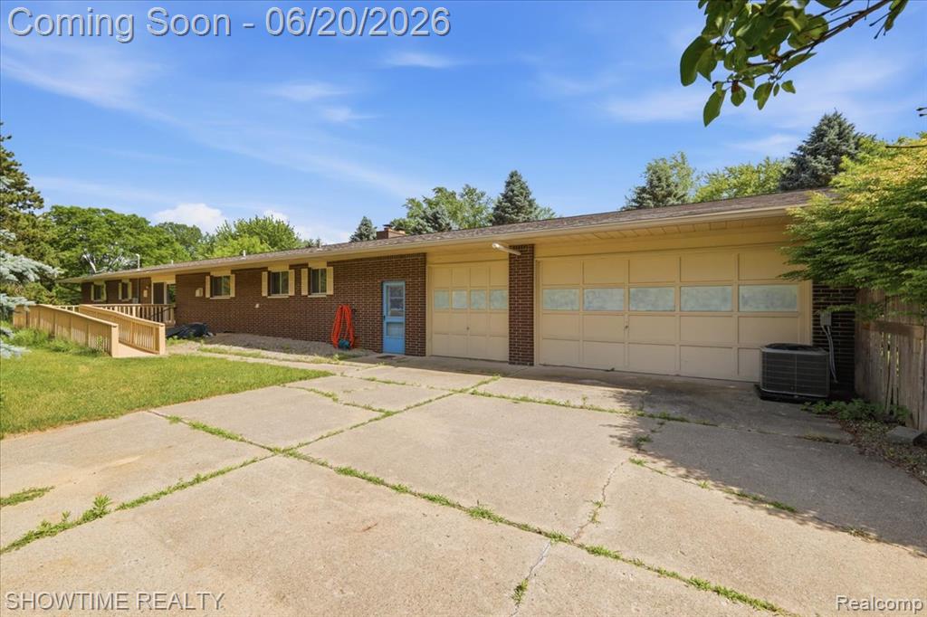 1661 Madeline Drive, Lapeer, MI 48446 — Photo 10