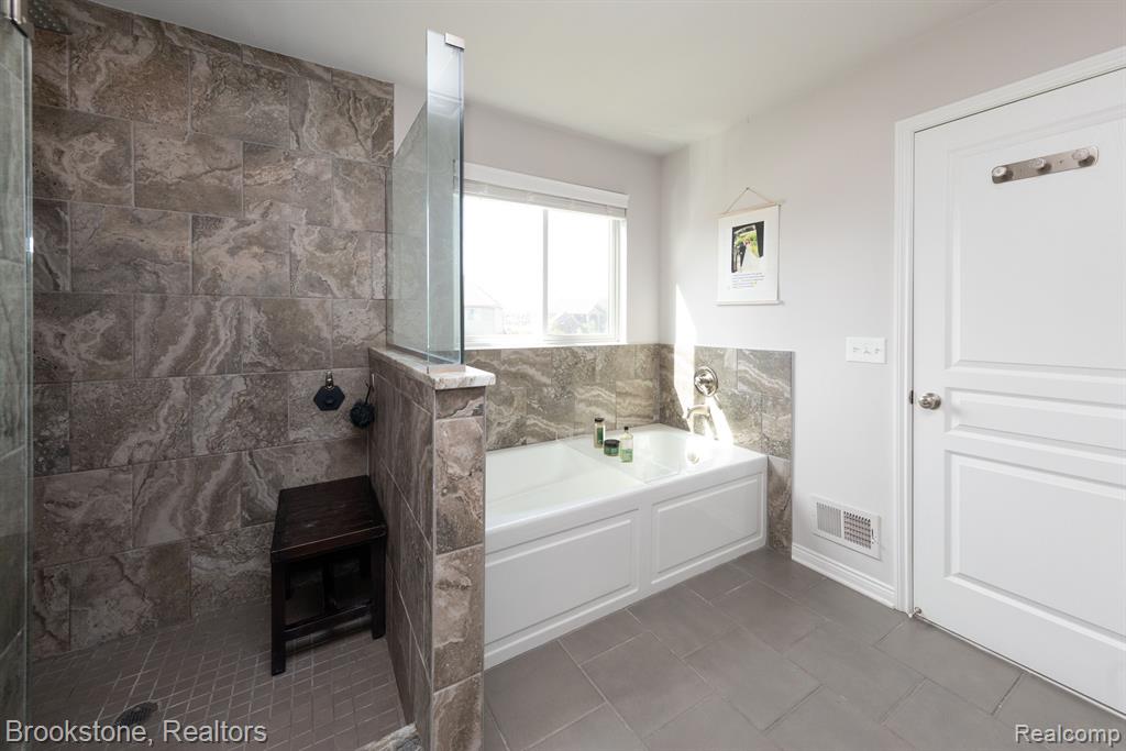 5396 ABERDEEN, Clarkston, MI 48348 — Photo 23