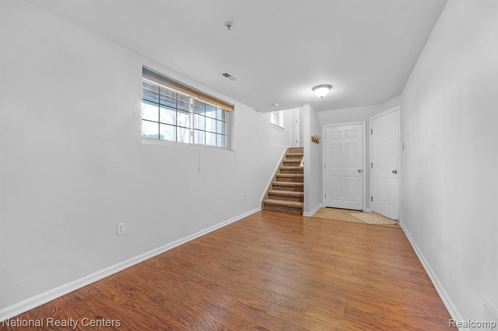 39864 ROCKCREST Circle, Northville, MI 48168 — Photo 10