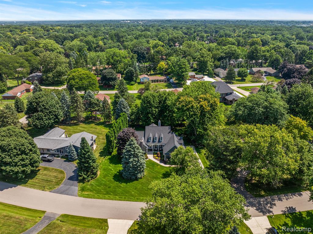 733 LONGFORD Drive, Rochester Hills, MI 48309 — Photo 86