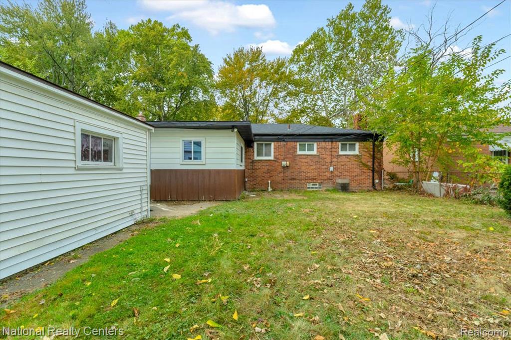 9020 Leverne, Redford, MI 48239 — Photo 30