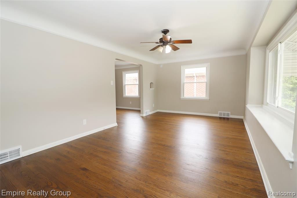 5743 N Highland Street, Dearborn Heights, MI 48127 — Photo 5