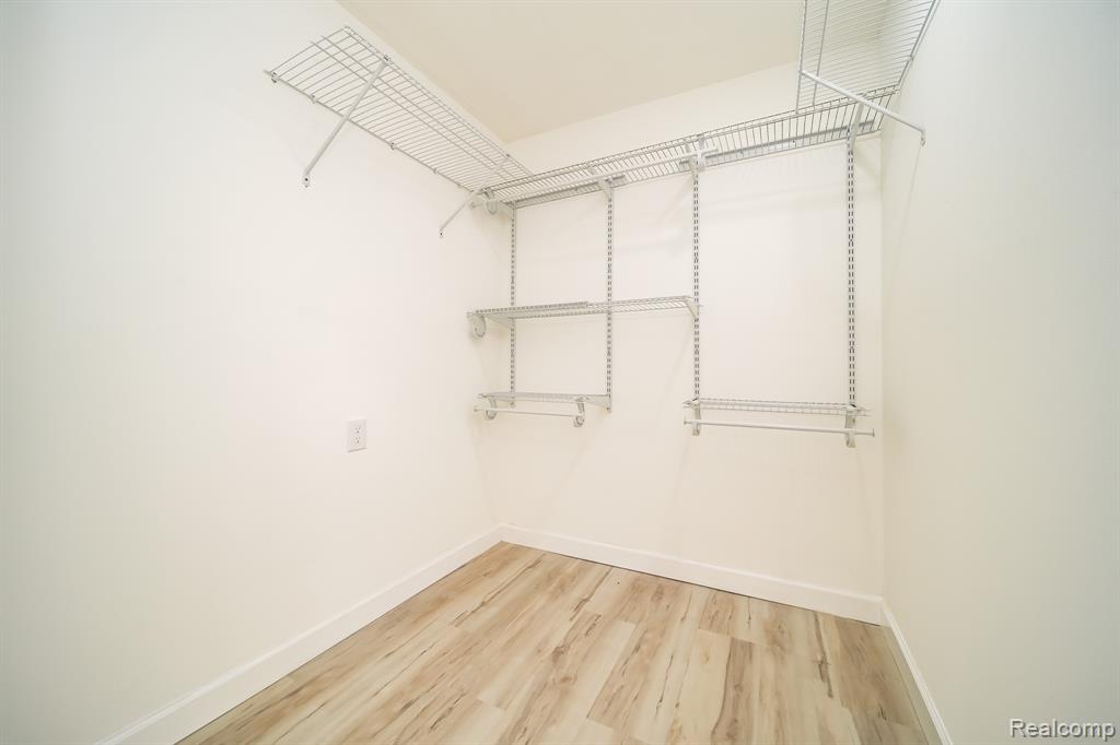 19041 Bungalow Drive, Lathrup Village, MI 48076 — Photo 55