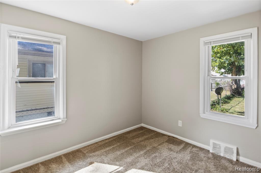 9591 Columbia, Redford, MI 48239 — Photo 21