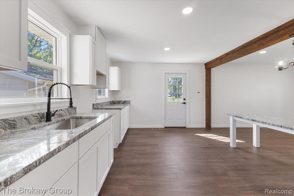 4062 N Belsay Road, Flint, MI 48506 — Photo 15