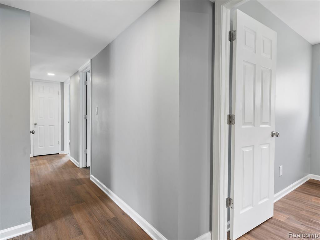 396 W PEARL Avenue, Hazel Park, MI 48030 — Photo 15