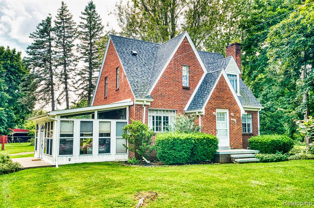 9301 W Grand River Avenue, Fowlerville, MI 48836 — Photo 2