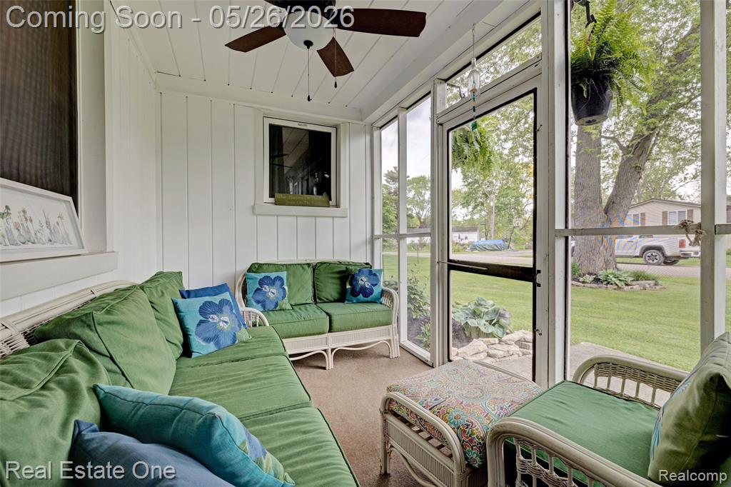 6394 Manson Drive, Waterford, MI 48329 — Photo 2