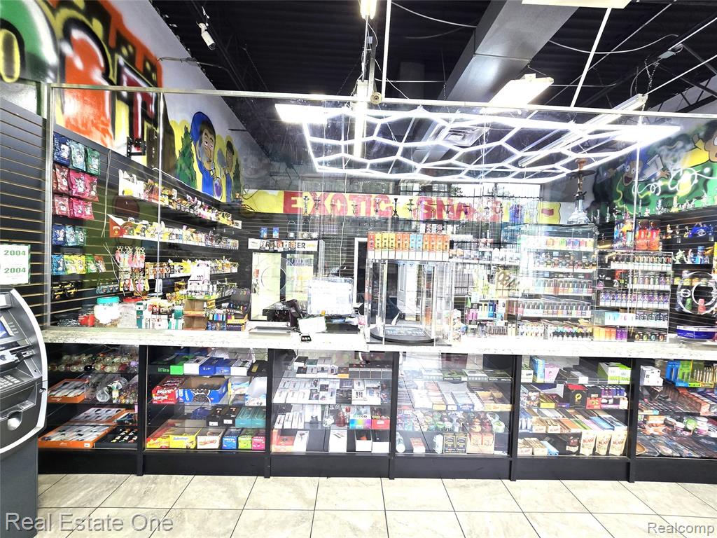 4211 E SEVEN MILE RD, Detroit, MI 48234 — Photo 5