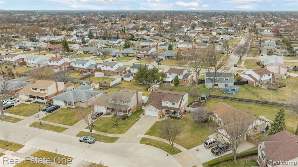 4275 NICKOLAS Drive, Sterling Heights, MI 48310 — Photo 37