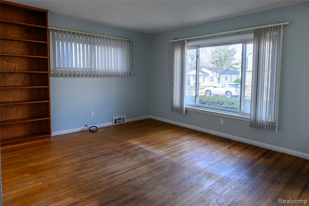 23776 Vassar Avenue, Hazel Park, MI 48030 — Photo 10