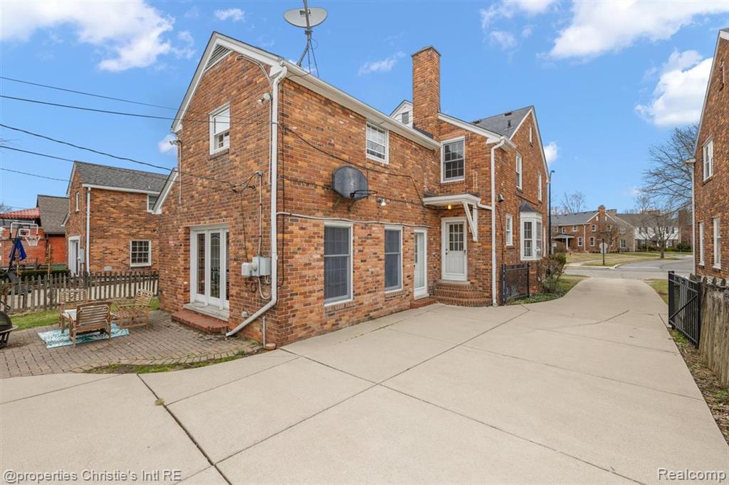 285 McMillan Road, Grosse Pointe Farms, MI 48236 — Photo 28