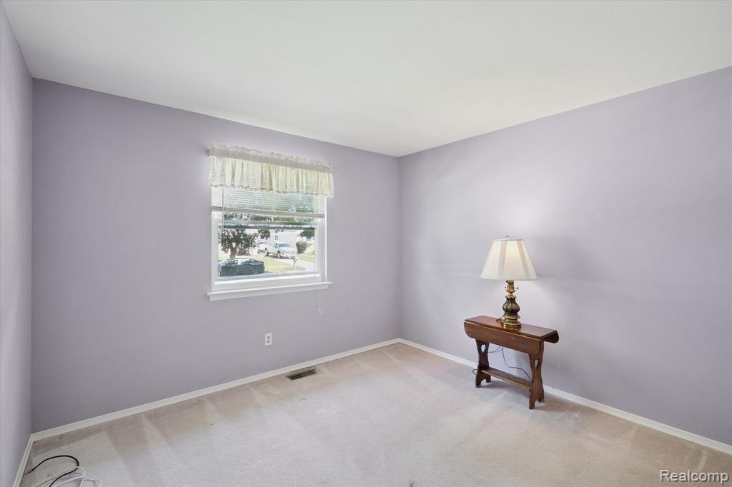 429 Cambridge Avenue, South Lyon, MI 48178 — Photo 18