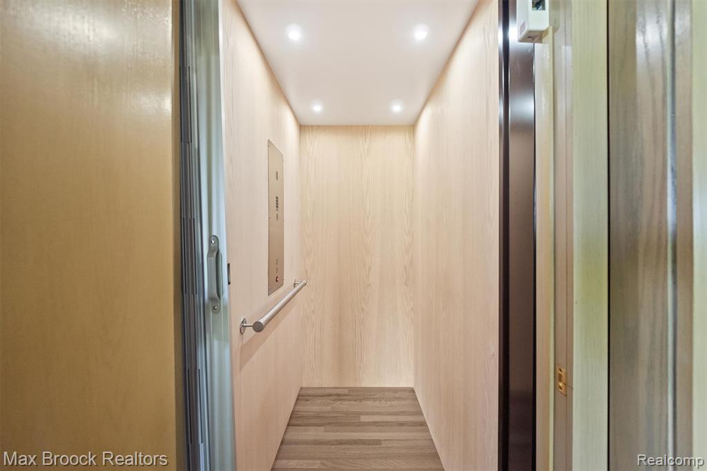 3333 W Shore Drive, Orchard Lake Village, MI 48324 — Photo 50