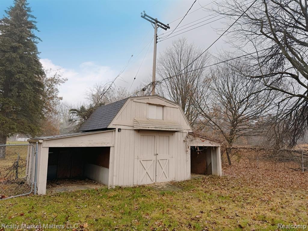 2142 Farnsworth Road, Lapeer, MI 48446 — Photo 27