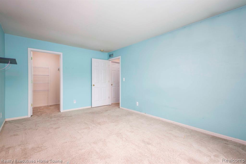 4289 BERKSHIRE, Sterling Heights, MI 48314 — Photo 24