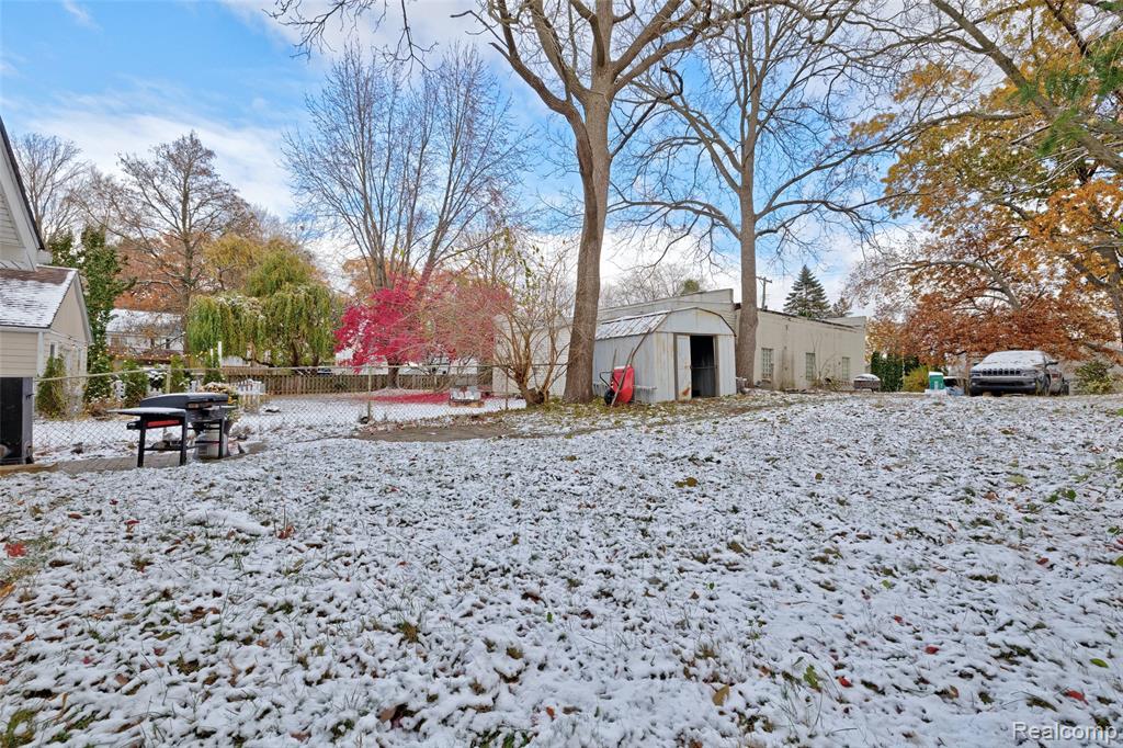 126 N North Shore Drive, Lake Orion, MI 48362 — Photo 48